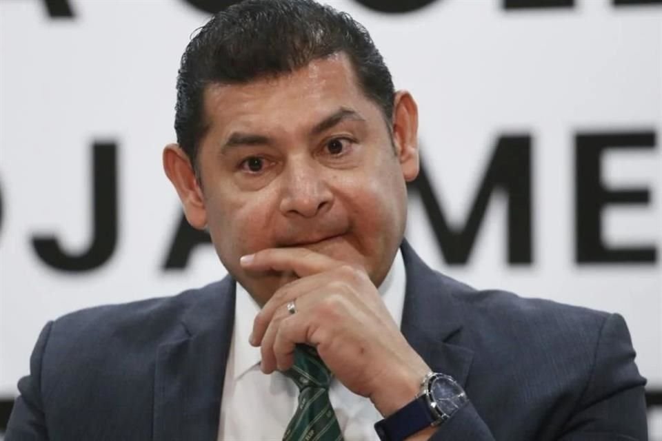 Oposición calificó como robo la amenaza del Gobernador de Puebla de expropiar terrenos a empresarios para construir casas para policías.