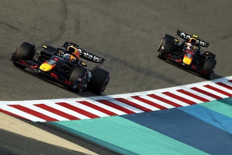 Red Bull mejoró muchísimo en la qualy con Verstappen y Tsunoda, pero quedaron relegados al séptimo y décimo puesto por lo que buscarán sumar puntos claves en la carrera de mañana.