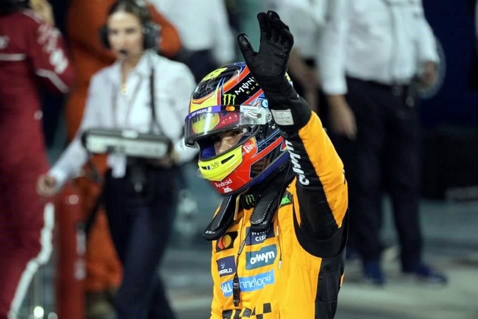 Oscar Piastri se llevó la pole position en Bahréin y tratará de ganar su segunda carrera de la temporada en la Fórmula Uno.