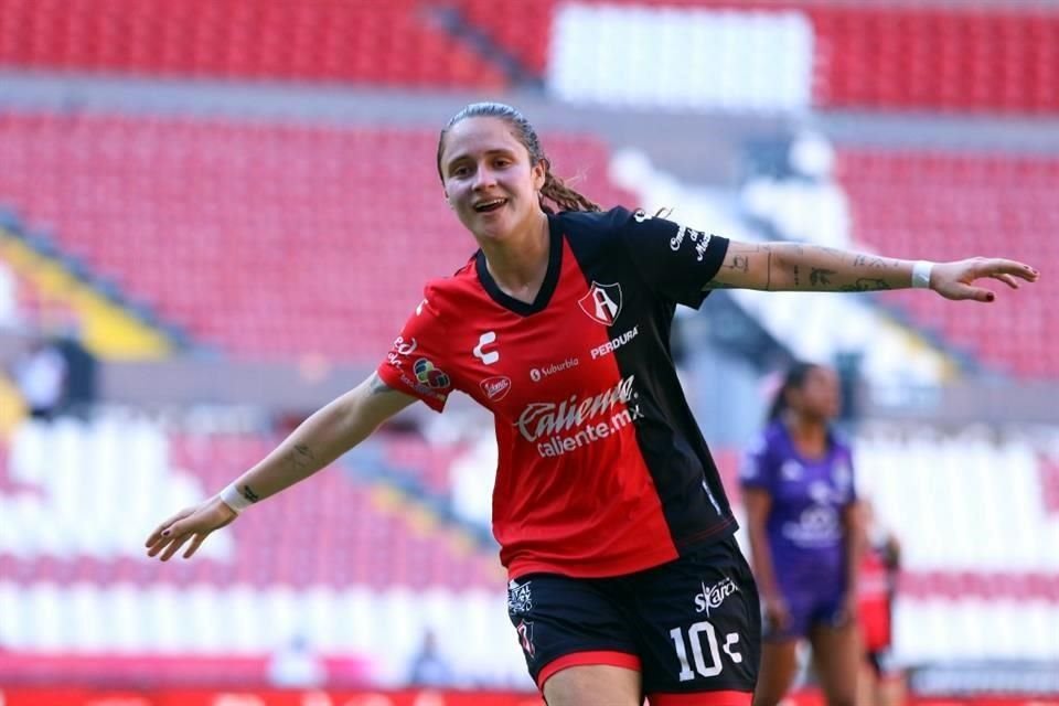 Paula Salas fue la protagonista de la victoria al apuntarse un triplete.