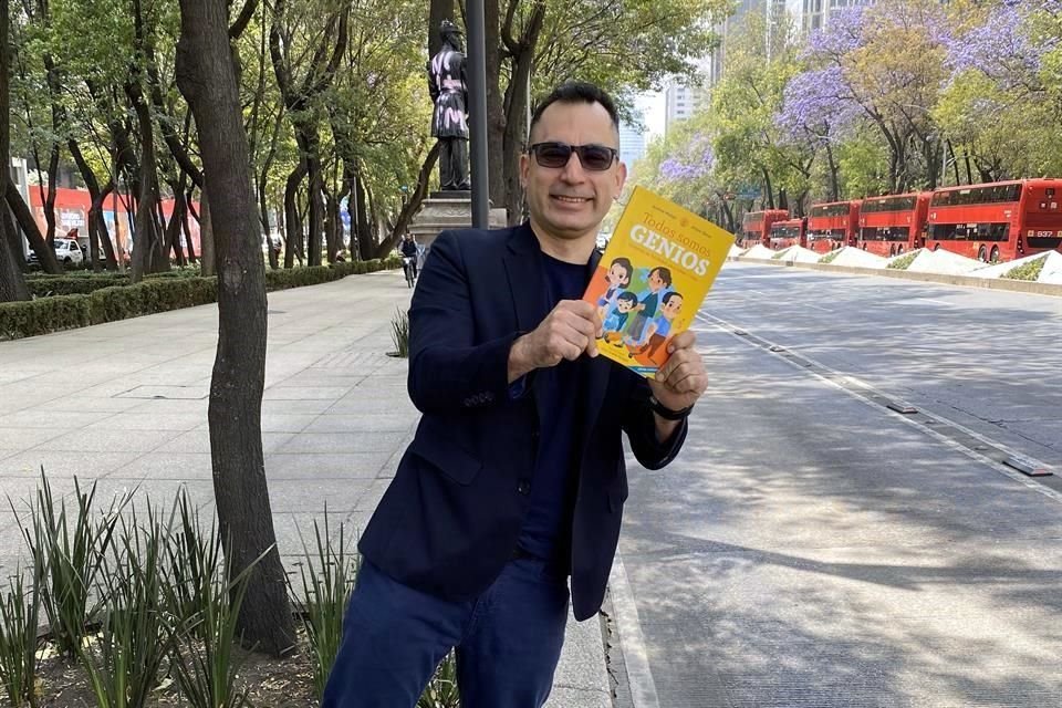 El divulgador colombiano Andrew Maltés, coautor de 'Todos somos genios', acerca a las infancias biografías inspiradoras.