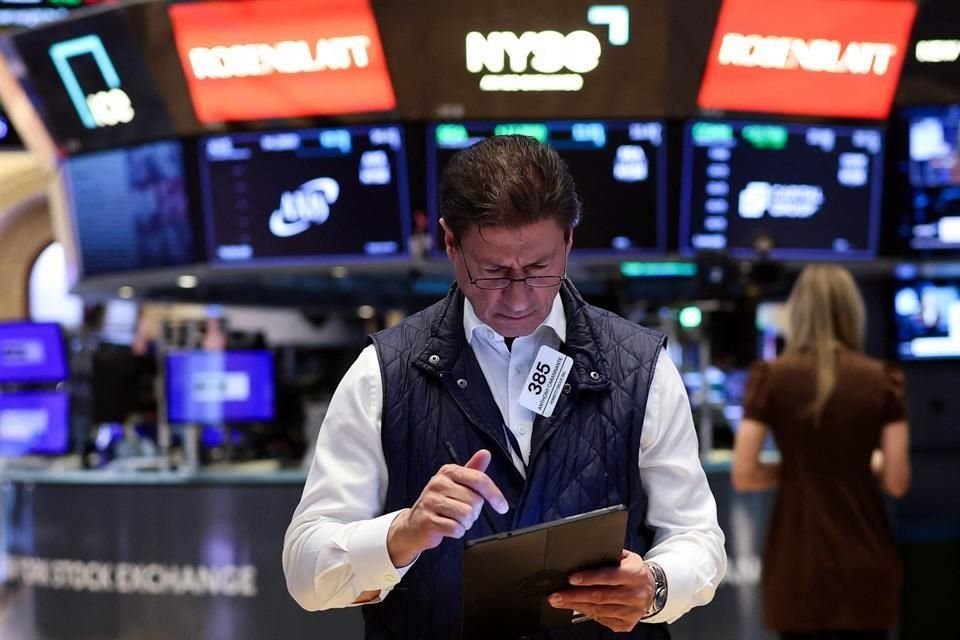 Wall Street inicia la semana al alza impulsada por las acciones de tecnología.