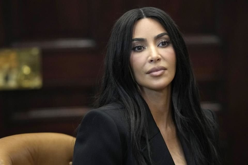 Kim Kardashian testificará en el juicio por el robo que sufrió en 2016 en París, donde fue atada y robada por asaltantes armados.