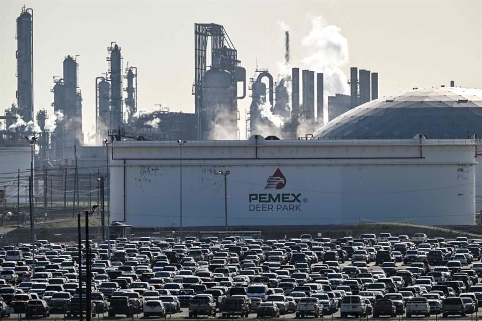 Aunque la Presidenta Sheinbaum aún no ha revelado un plan para Pemex, los operadores están acogiendo con entusiasmo sus primeras señales de reforma a largo plazo, más que las soluciones temporales de sus predecesores. 