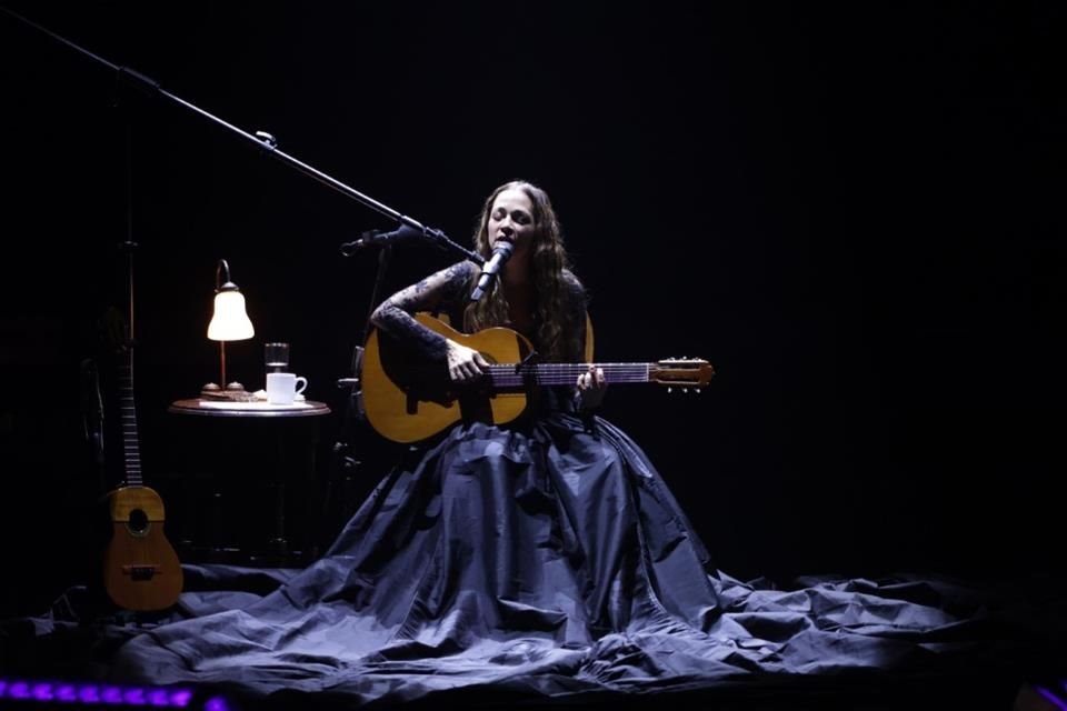 A manera de reflexión y agradecimiento en su cumpleaños 40, Natalia Lafourcade llega con 'Cancionera' su nuevo disco.