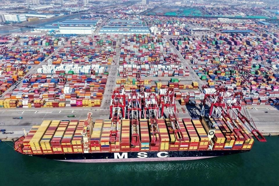 La OMC advirtió que el comercio de bienes a nivel mundial disminuirá un 0.2 % este año debido a políticas arancelarias de Donald Trump.