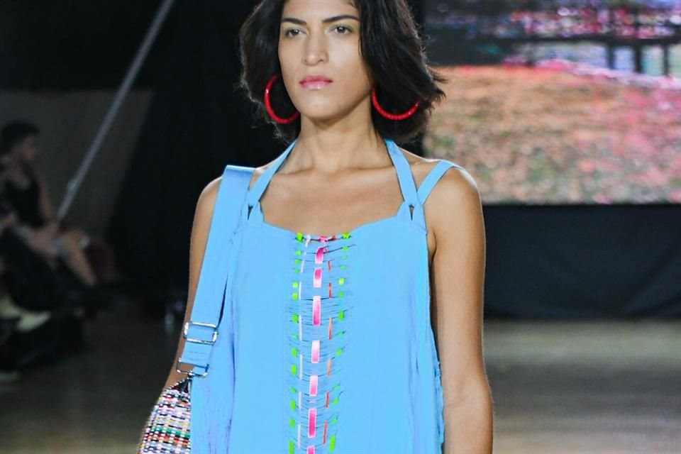 Pasarela en Guatemala La roja By misha