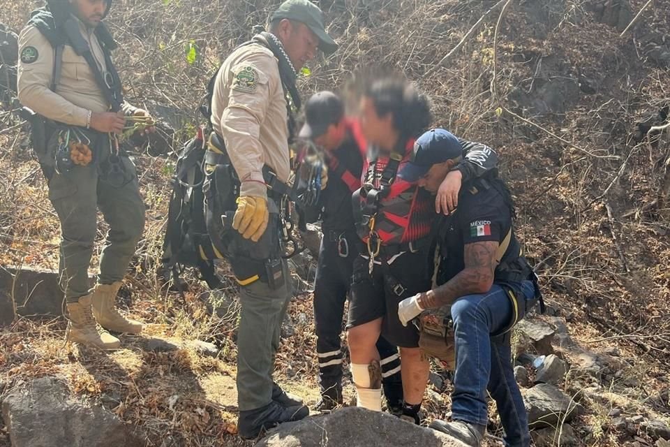 Con drones y un helicóptero, la Comisaría de Guadalajara localizó a una familia de paseantes que se perdió  en la Barranca de Huentitán.