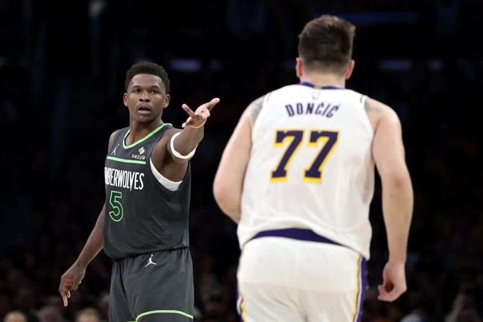 Los Timberwolves asaltaron a los Lakers en su casa para tomar ventaja en la serie de Playoffs.