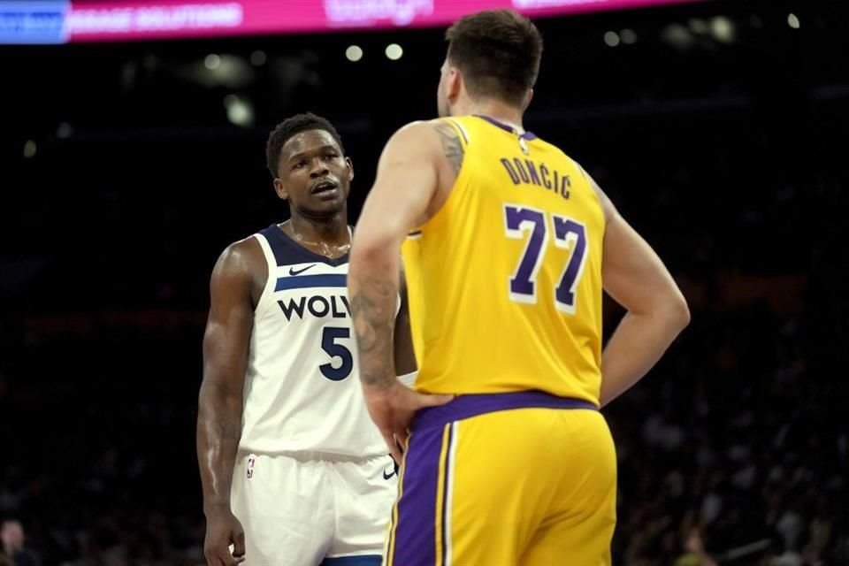 Luka Doncic terminó con 31 puntos.
