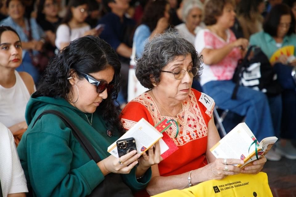 El Presidente de la FIL, Trinidad Padilla López encabezó el Maratón de Lectura por el Día Mundial del Libro.