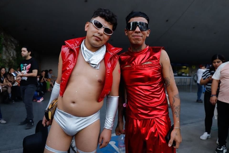 No faltaron los looks atrevidos y subidos de tono.