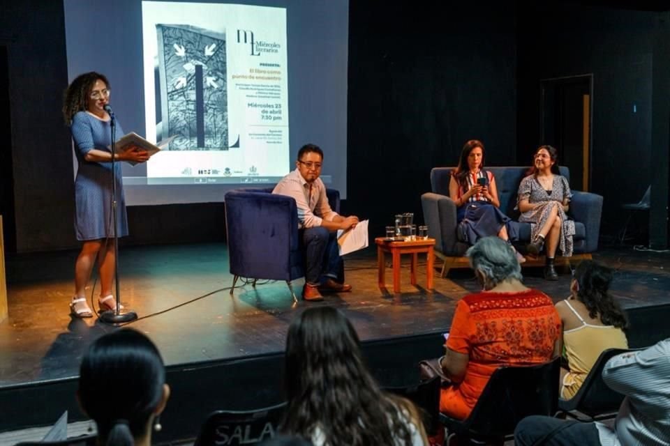 El Ágora del Ex Convento recibió la charla para sus Miércoles Literarios 'El libro como encuentro', con Claudia Rodríguez y Teresa García de Villa.