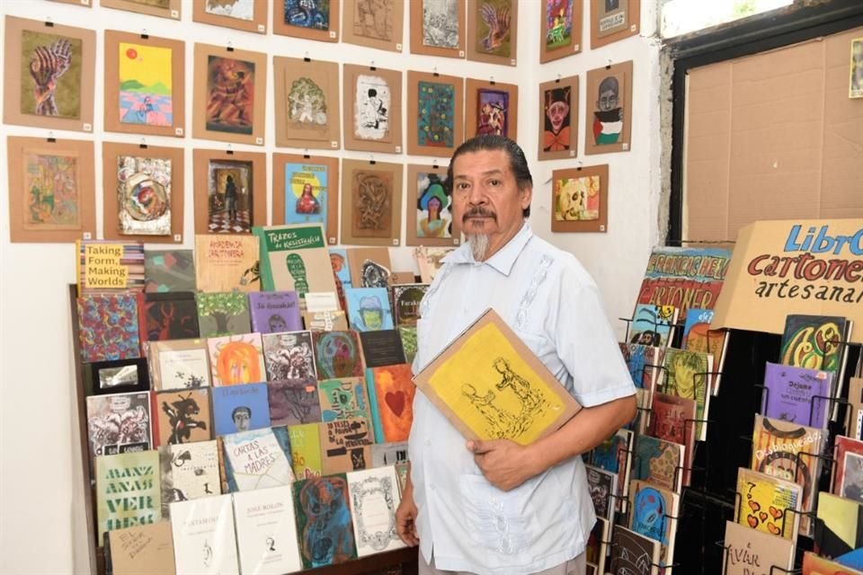 For Sergio Fong, writing not only builds books, it also opens doors, breaks silences, and, in many cases, liberates.
