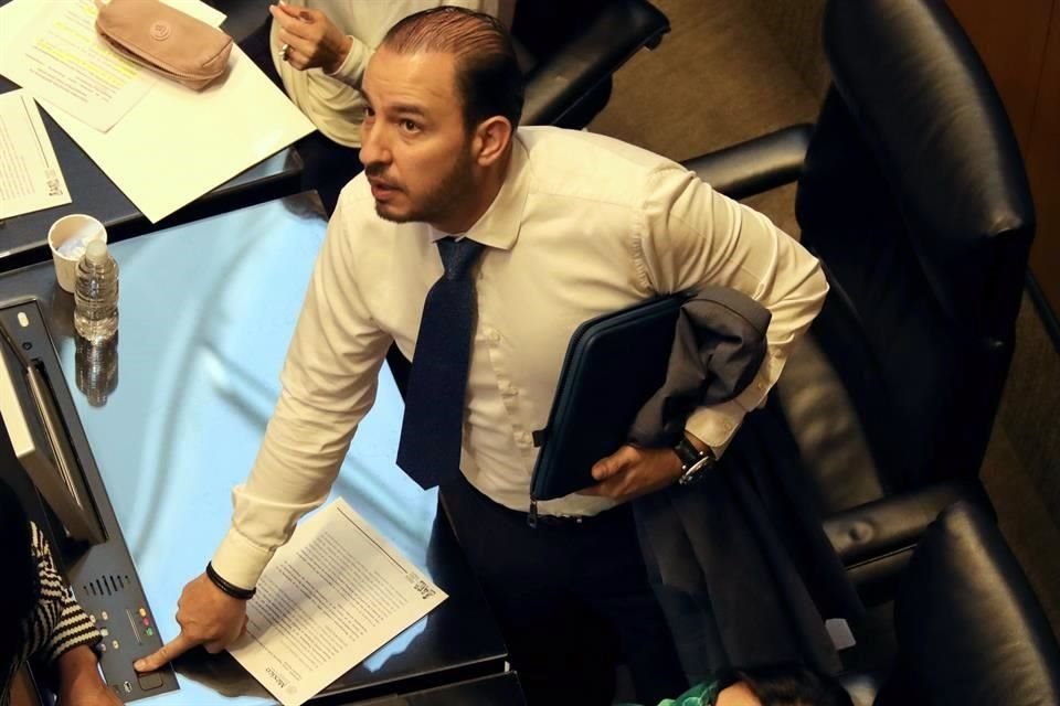 Cortés dijo que la 4T otorgará nuevas concesiones de radio y televisión a sus leales.