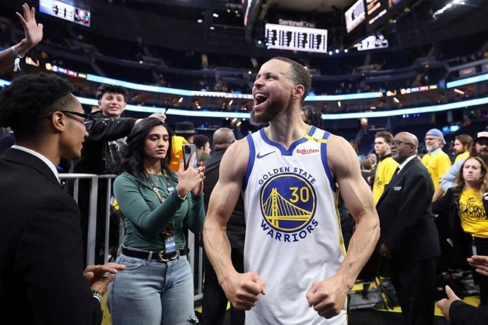Stephen Curry fue la figura del partido.