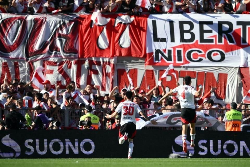 Franco Mastantuono enloqueció a la hinchada millonaria con su golazo.