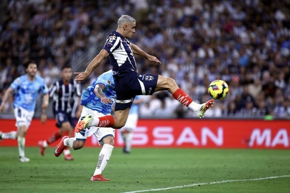 A los 51 minutos, Germán Berterame anotó el 1-0, aprovechando una gran asistencia de Jesús Corona.