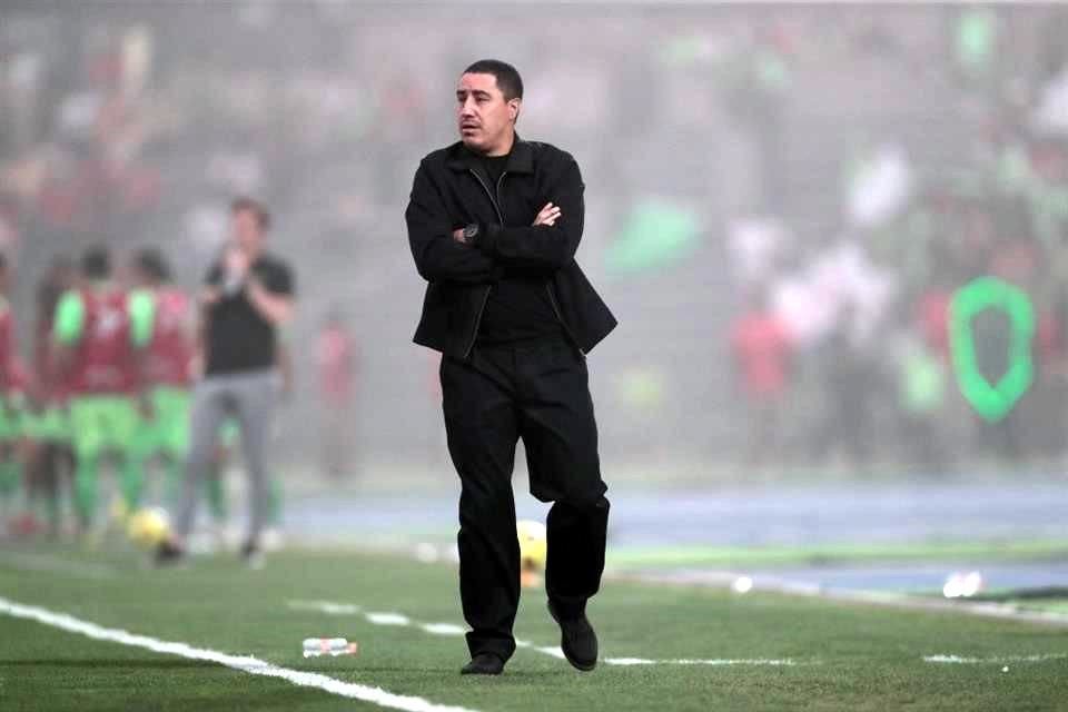 Efraín Juárez dijo que no le correspondía juzgar a las autoridades deportivas por su decisión de que se jugara pese a la tormenta de arena en Ciudad Juárez.