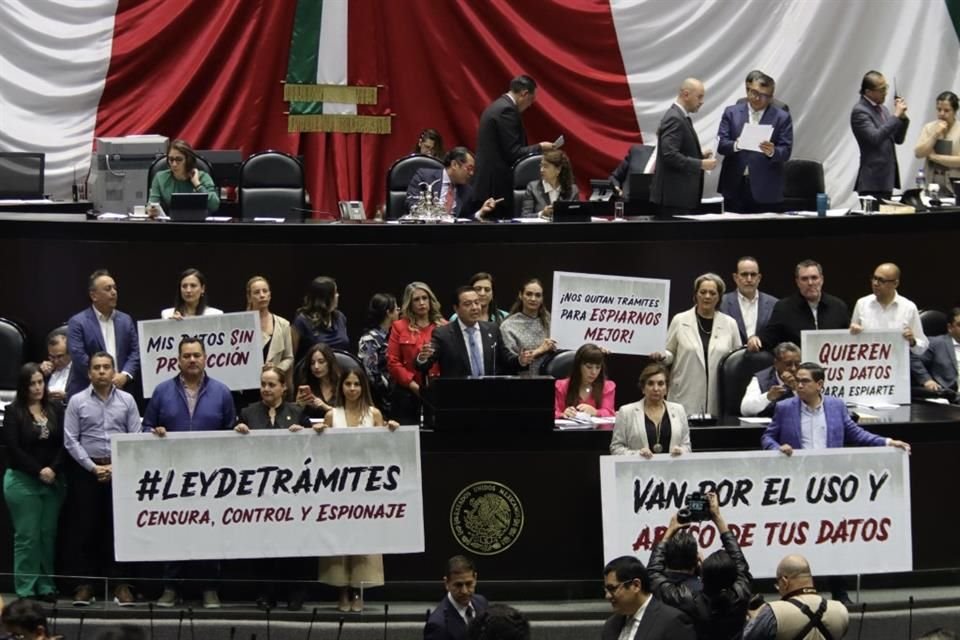 Morena y aliados en San Lázaro avalaron la expedición de Ley Nacional para Eliminar Trámites Burocráticos, que elimina Conamer.
