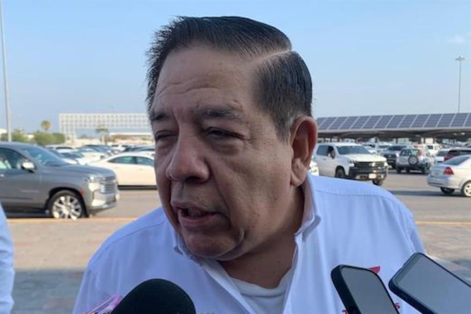 Titular de Seguridad de Tamaulipas admitió que a José Luis Aranza, delegado del IMSS estatal, se le encontró un arma y 298 mil pesos.