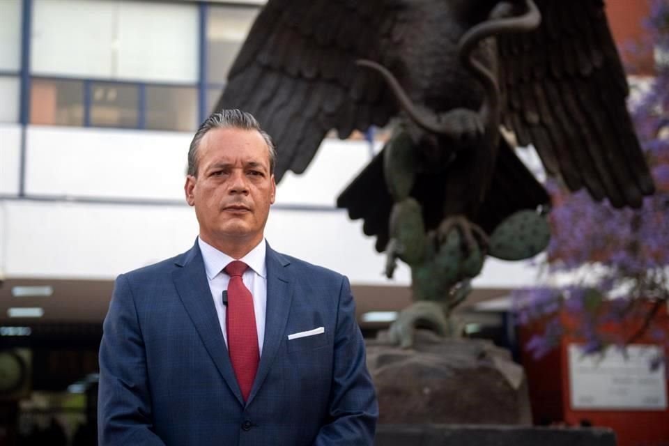 El candidato se ha dedicado a limpiar la imagen de su padre y ha acusado al ex Presidente Ernesto Zedillo de estar involucrado en la sentencia.
