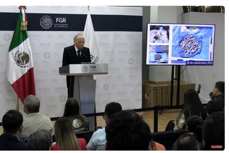 Alejandro Gertz en la conferencia de hoy, en la que afirmó que no había pruebas de cremación en Teuchitlán.