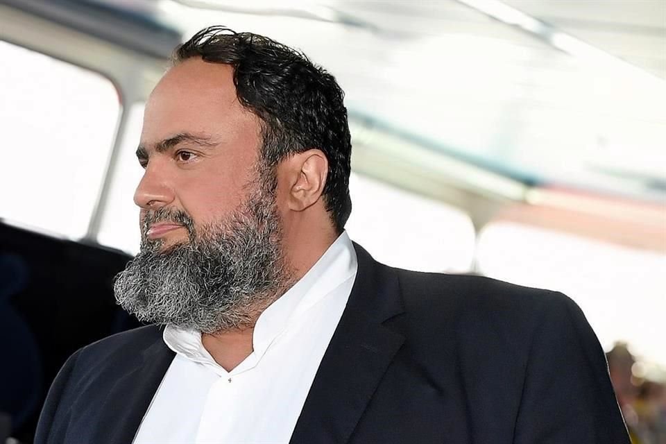 Evangelos Marinakis renunciaría como accionista mayoritario del Nottingham Forest para evitar problemas con la UEFA.