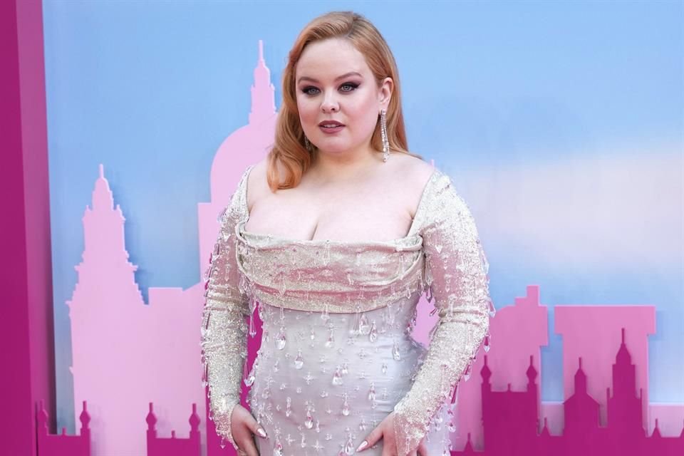 Más de 400 figuras del cine y TV, como Bella Ramsey y Nicola Coughlan, firmaron carta en apoyo a personas trans tras fallo en Reino Unido.