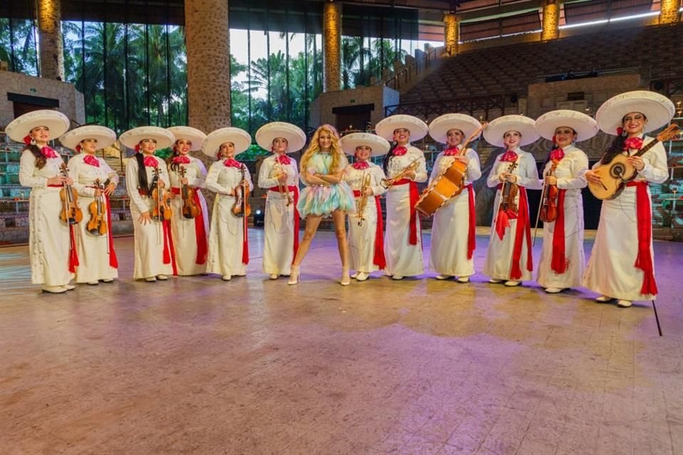 Paulina Rubio también forma parte de este nuevo reality.