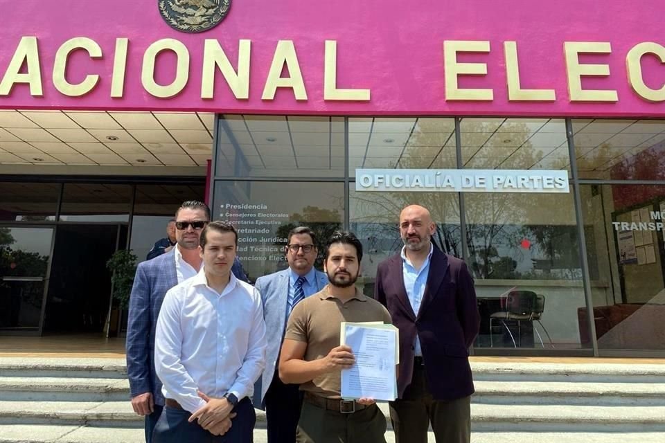 'Consideramos como organizaciones ciudadanas que no puede haber ninguna candidatura que represente un riesgo para la impartición de justicia', dijo el director de Laboratorio Electoral.