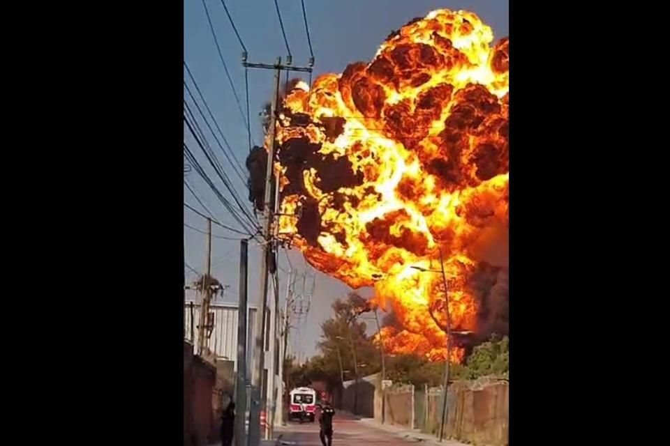 Así fue el momento de la explosión en la fábrica.