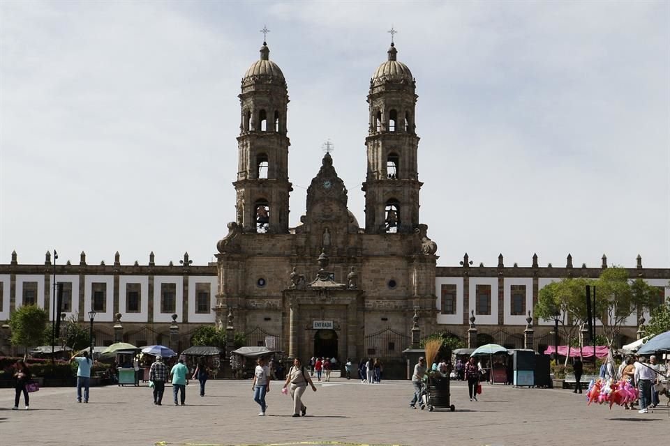 El Centro Histórico de Zapopan y un tramo faltante en la Avenida Aviación, son dos obras que realizarán rumbo al Mundial 2026, adelantó el Alcalde, Juan José Frangie.