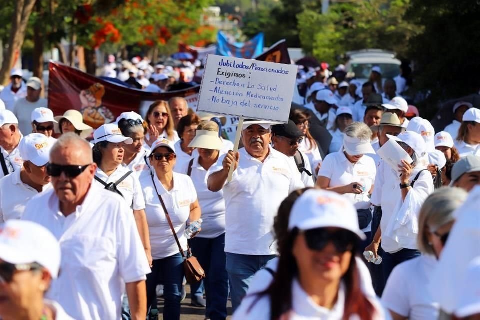 Asistieron tanto docentes en activo como jubilados.