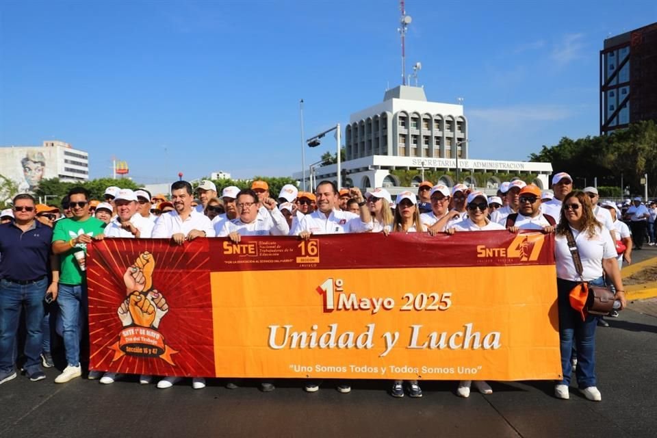 El Sindicato Nacional de Trabajadores de la Educación (SNTE) convocó a una marcha en el Día del Trabajo.