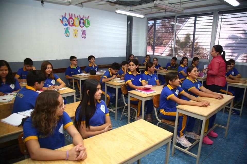 567 alumnos actualmente inscritos en la Escuela para Atletas del Code.