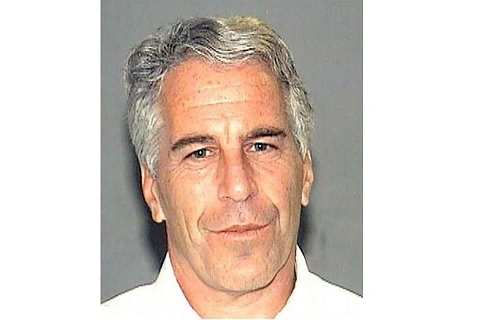 El Príncipe Andrés conoció a Giuffre a través del fallecido magnate y delincuente sexual Jeffrey Epstein.