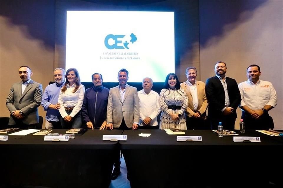 La CTM y la FROC urgieron a implementar la reducción gradual de la jornada laboral y dar aumento salarial en Jalisco.