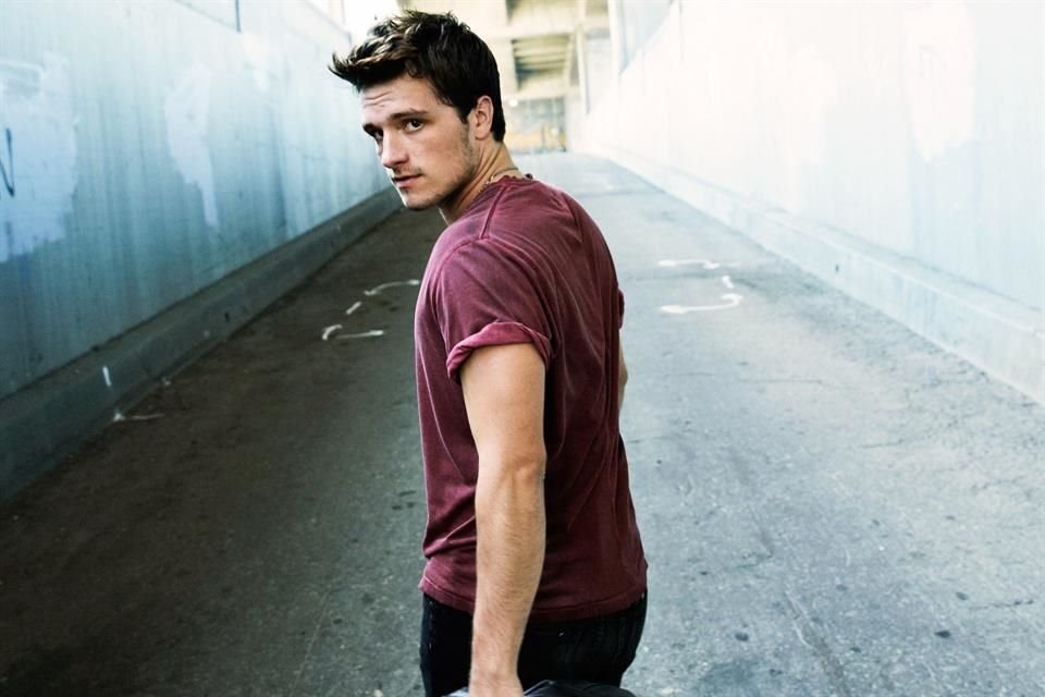 Josh Hutcherson retomará su personaje de Mike Schmidt en la secuela de Five Nights at Freddie's.
