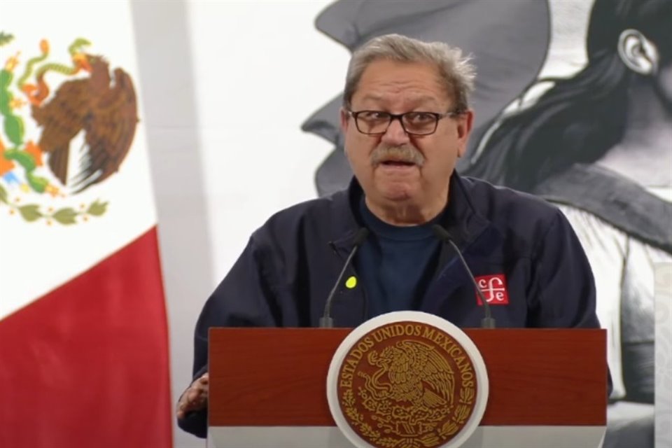 Paco Taibo II, director de FCE, dijo que en Mexicali hay un club de lectura en centro migrante donde llegan niños deportados sin sus padres.