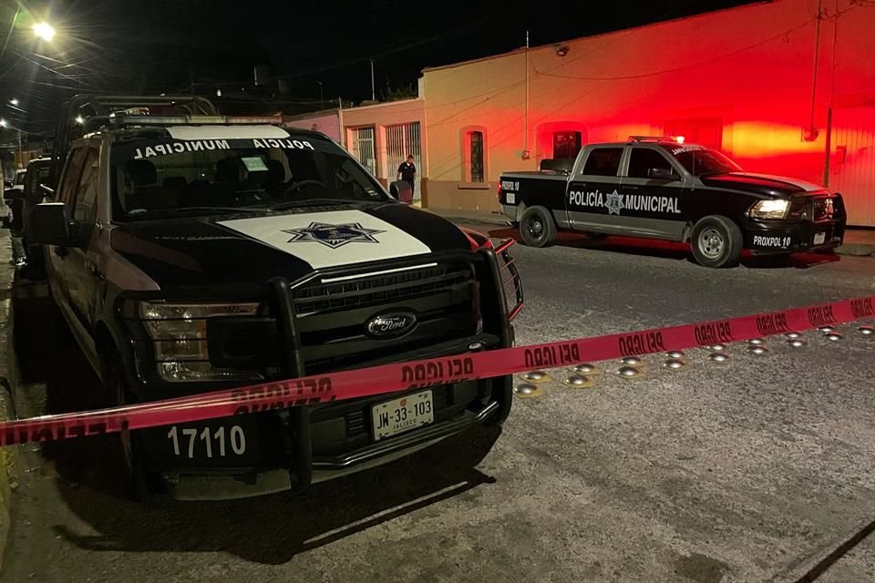 Los hechos ocurrieron la madrugada de este viernes, en el cruce de la calle México y la calle Zaragoza, en Lomas de Tlaquepaque.