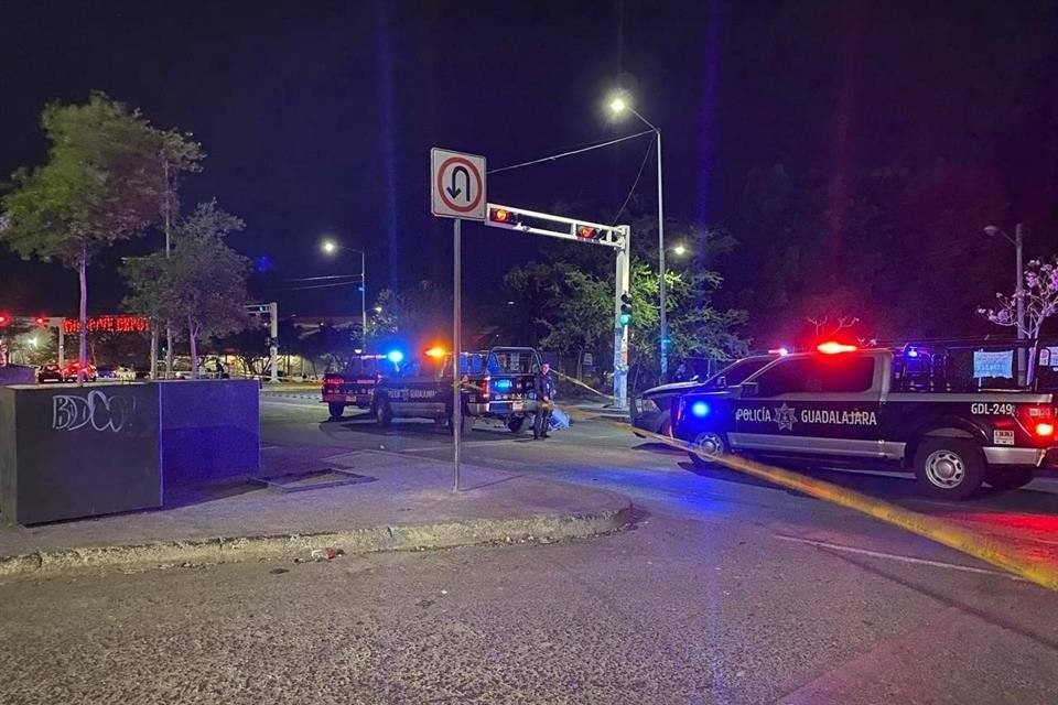 Los hechos ocurrieron sobre Anillo Periférico Gómez Morín, cerca de su cruce con la Calzada Independencia.