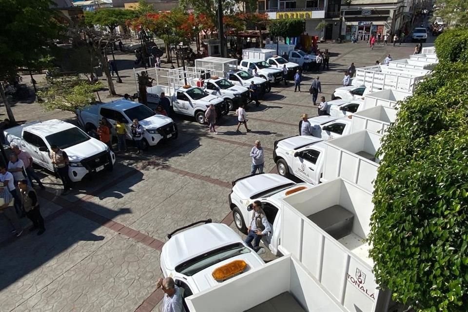 El Ayuntamiento de Tonalá recibió 38 nuevos vehículos que serán utilizados para áreas de Medio Ambiente, Mercados, Espacios Abiertos y más.