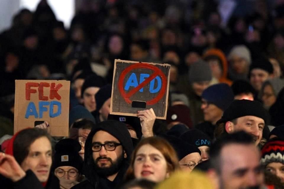 La agencia de espionaje alemana clasificó al partido ultraderechista AfD como 'extremista', medida que le permite intensificar vigilancia.