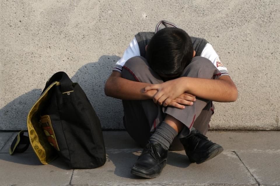 se estima que, el bullying y el ciberbuylling son causantes directos de más de 200 mil muertes por homicidio o inducción al suicidio cada año.