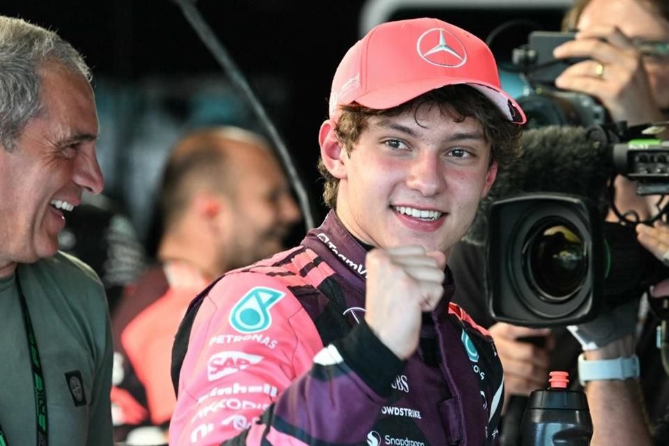 Andrea Kimi Antonelli no podía ocultar la sonrisa.