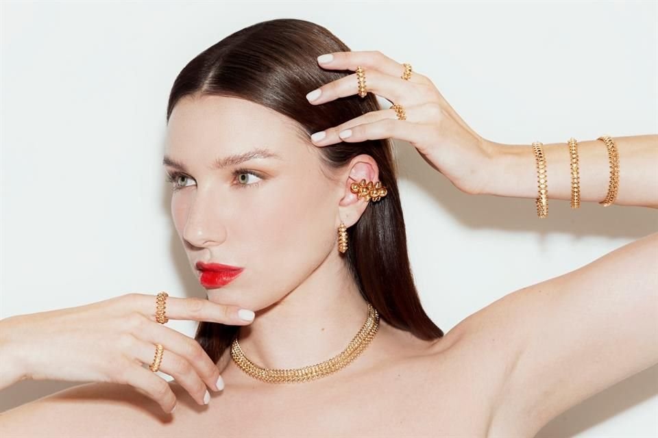 La colección Clash de Cartier reinventa el lujo con joyas audaces y elegantes, ideales para las mamás modernas y con estilo propio.