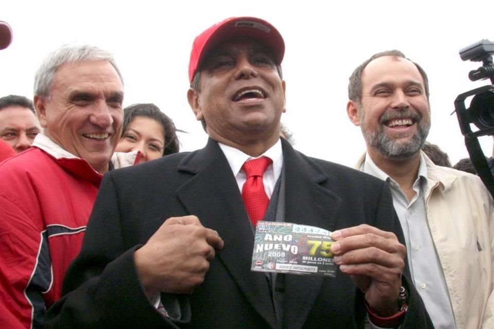 En 2008, Fidel Herrera ganó un premio de la Lotería Nacional, donde obtuvo 15.5 MDP. Para 2009, volvió a ganar el premio, sin embargo, dijo, ya no contó lo que le tocó.