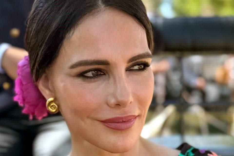 La modelo Adriana Abascal estaría en una relación con Emanuele Filiberto de Saboya, Príncipe de Venecia, con quien fue captada en Italia.