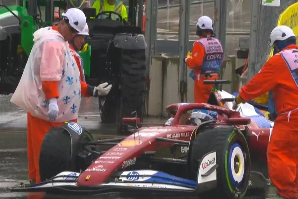 Charles Leclerc, piloto de Ferrari, quedó fuera de la Sprint de Miami luego de chocar contra el muro en las vueltas de calentamiento.